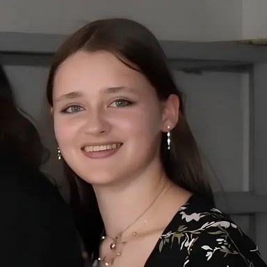Jasmine Fraser-Fletcher headshot. Secretary General at MUNCH 25.