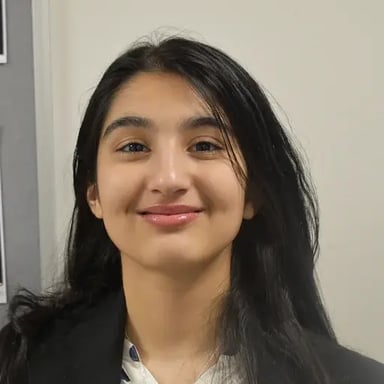 Mariam Farooqi headshot. Charity Officer at MUNCH 25.